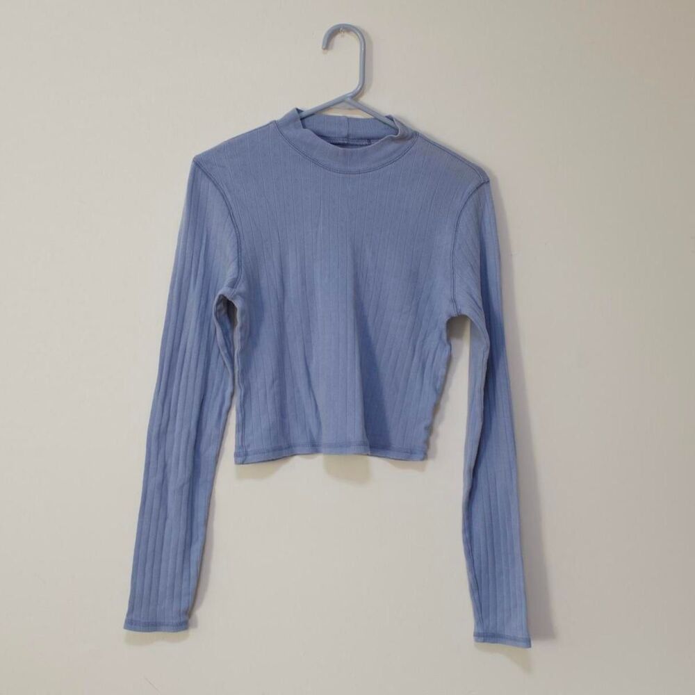 Women’s Long Sleeve Mock Neck Cropped Top – Size Large (Fits Like Small)